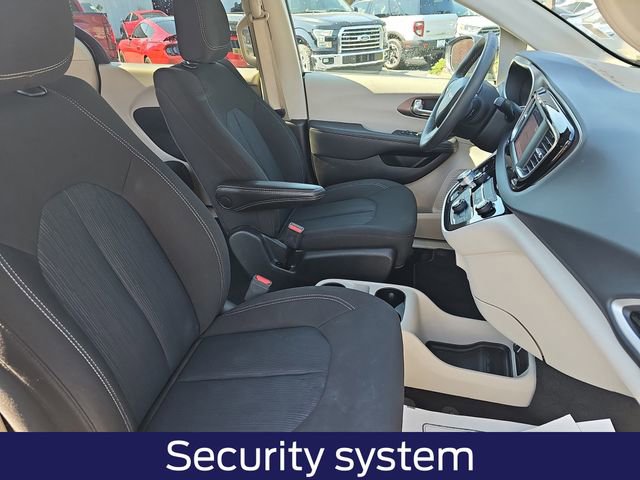 Used 2024 Chrysler Voyager LX FWD image 12