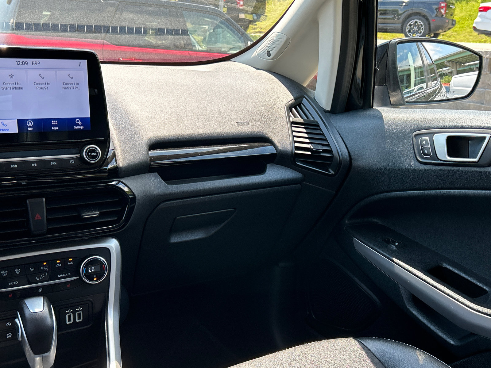 Certified 2022 Ford EcoSport Titanium AWD/4WD image 25