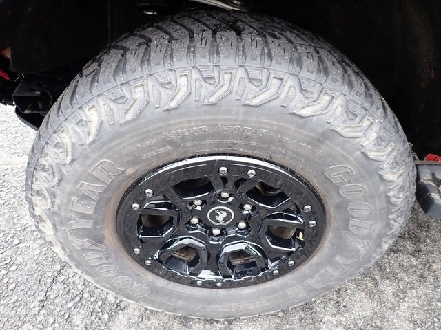 Certified 2024 Ford Bronco Wildtrak image 9