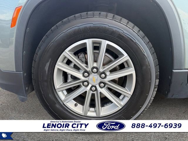 Used 2023 Chevrolet Traverse LT FWD image 9