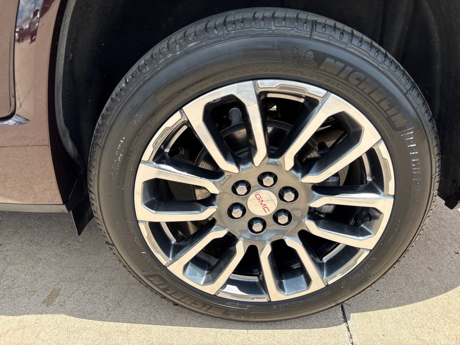 Used 2020 GMC Acadia Denali w/ Technology Package AWD/4WD image 15