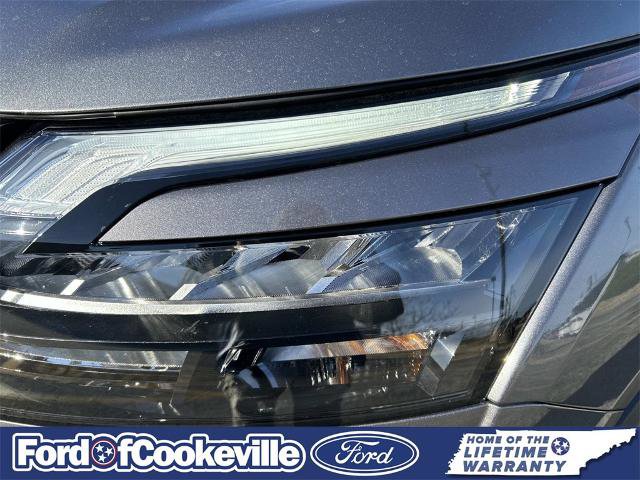 Used 2025 Nissan Pathfinder SL w/ Black Appearance Package image 10