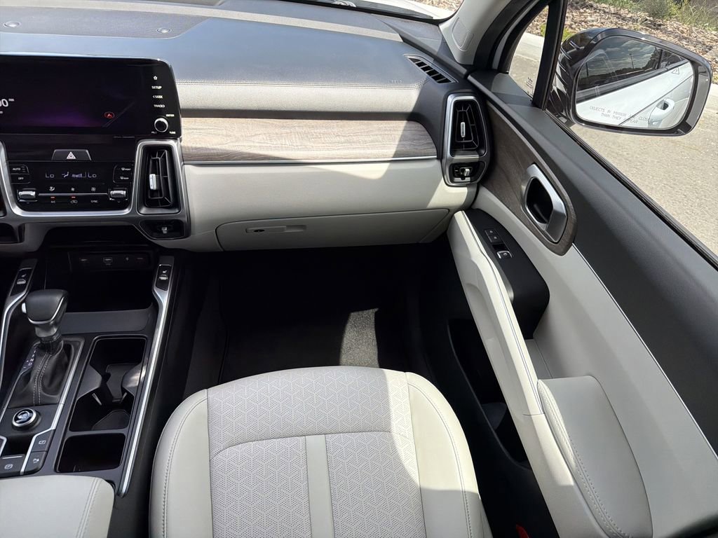 Used 2023 Kia Sorento EX FWD image 17