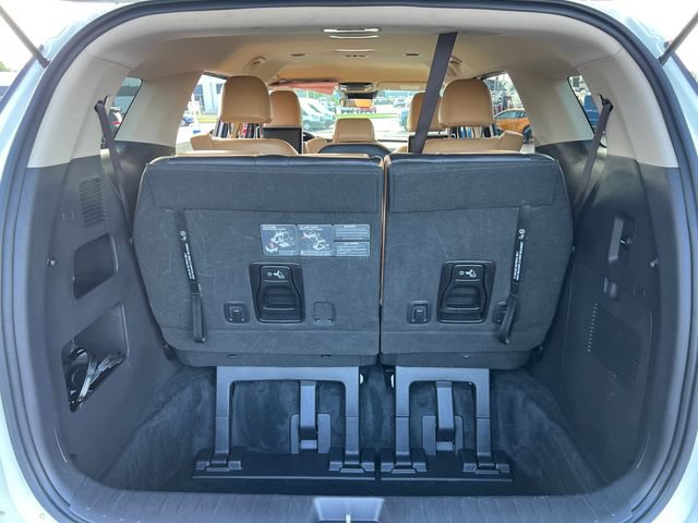 Used 2023 Kia Carnival LX FWD image 7