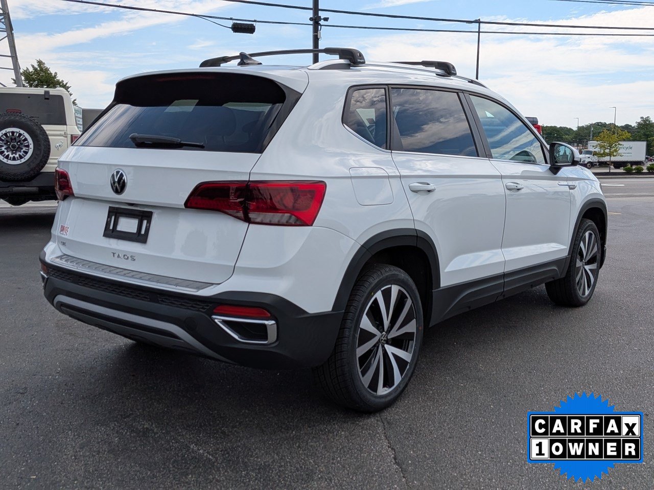 Used 2022 Volkswagen Taos SE FWD image 4