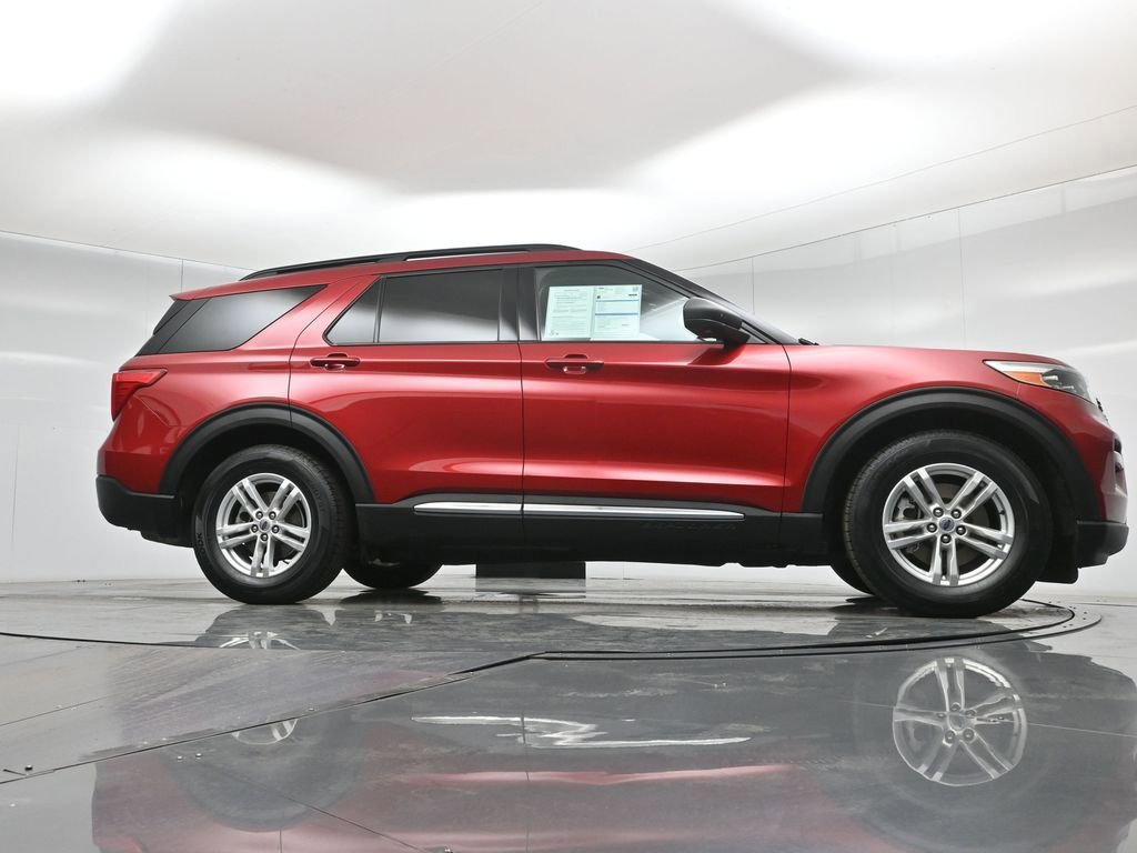 Certified 2021 Ford Explorer XLT image 11