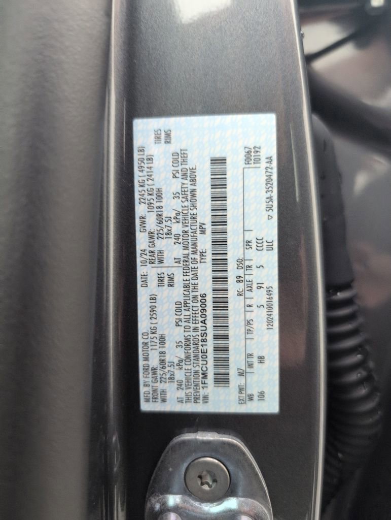 Certified 2025 Ford Escape SE image 47