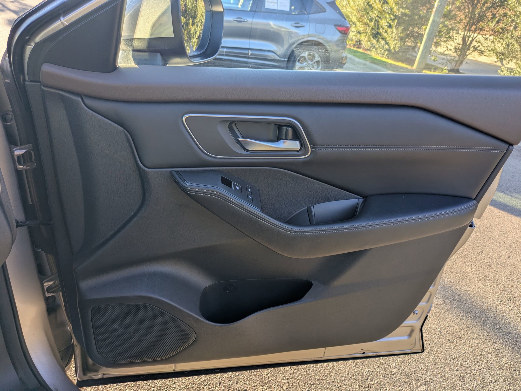 Used 2023 Nissan Rogue Platinum w/ Platinum Premium Package image 31