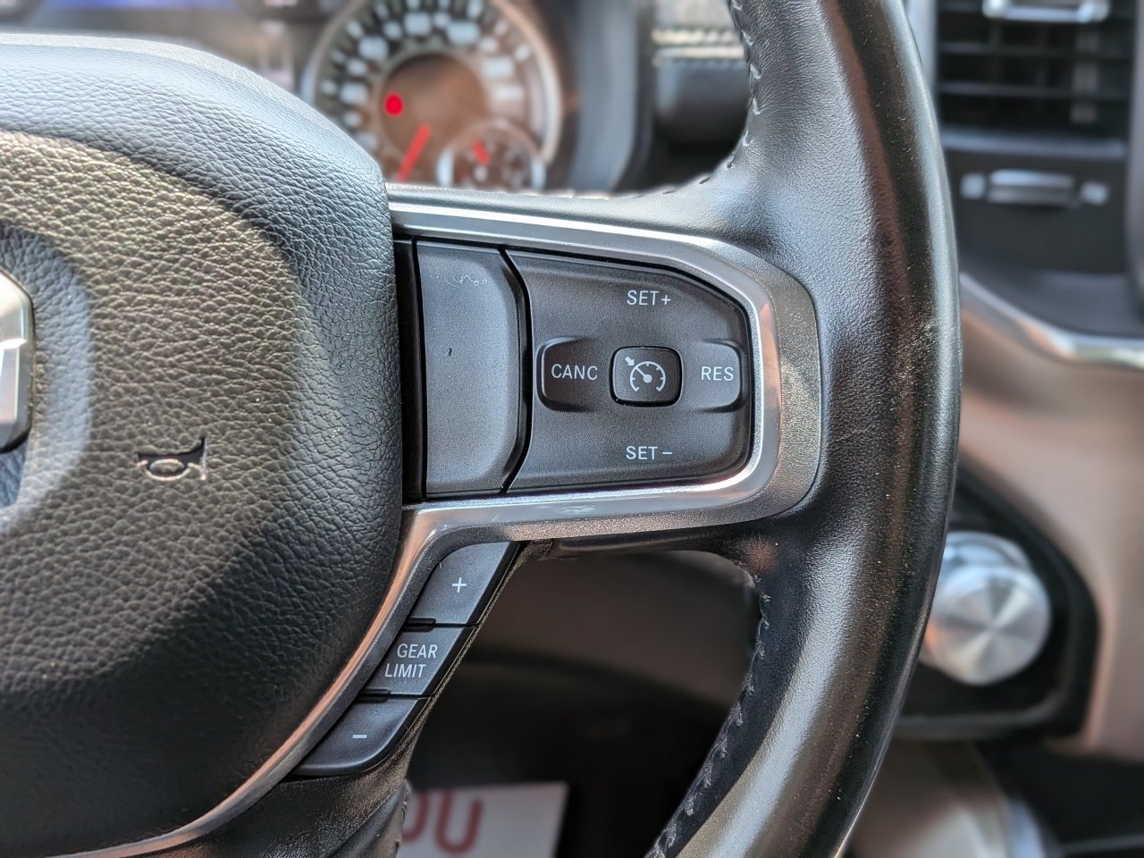 Used 2022 RAM 1500 Laramie AWD/4WD image 29