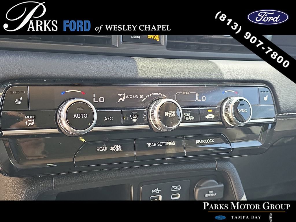 Used 2023 Honda Pilot Touring image 25
