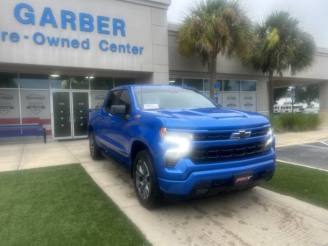 Used 2025 Chevrolet Silverado 1500 RST AWD/4WD image 3