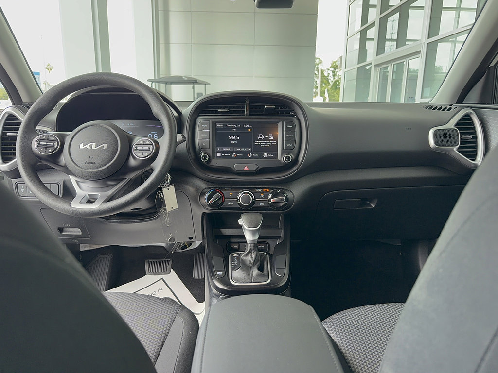 Used 2025 Kia Soul LX w/ LX Technology Package FWD image 26