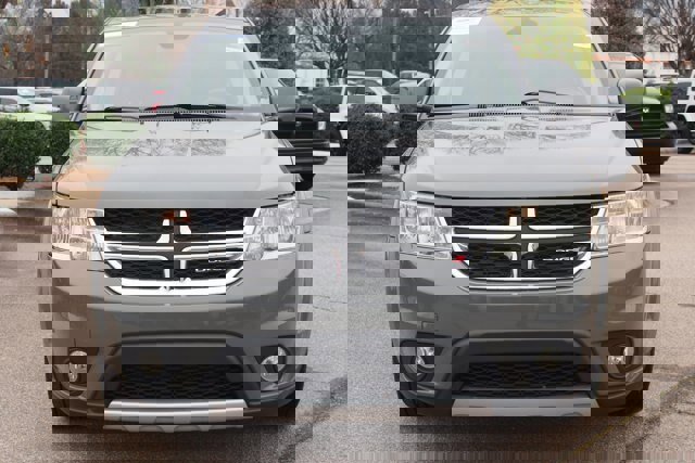 Used 2019 Dodge Journey SE image 8