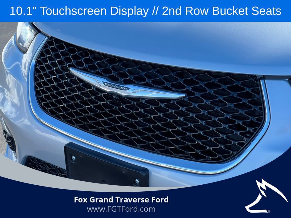 Used 2024 Chrysler Pacifica Touring-L image 37