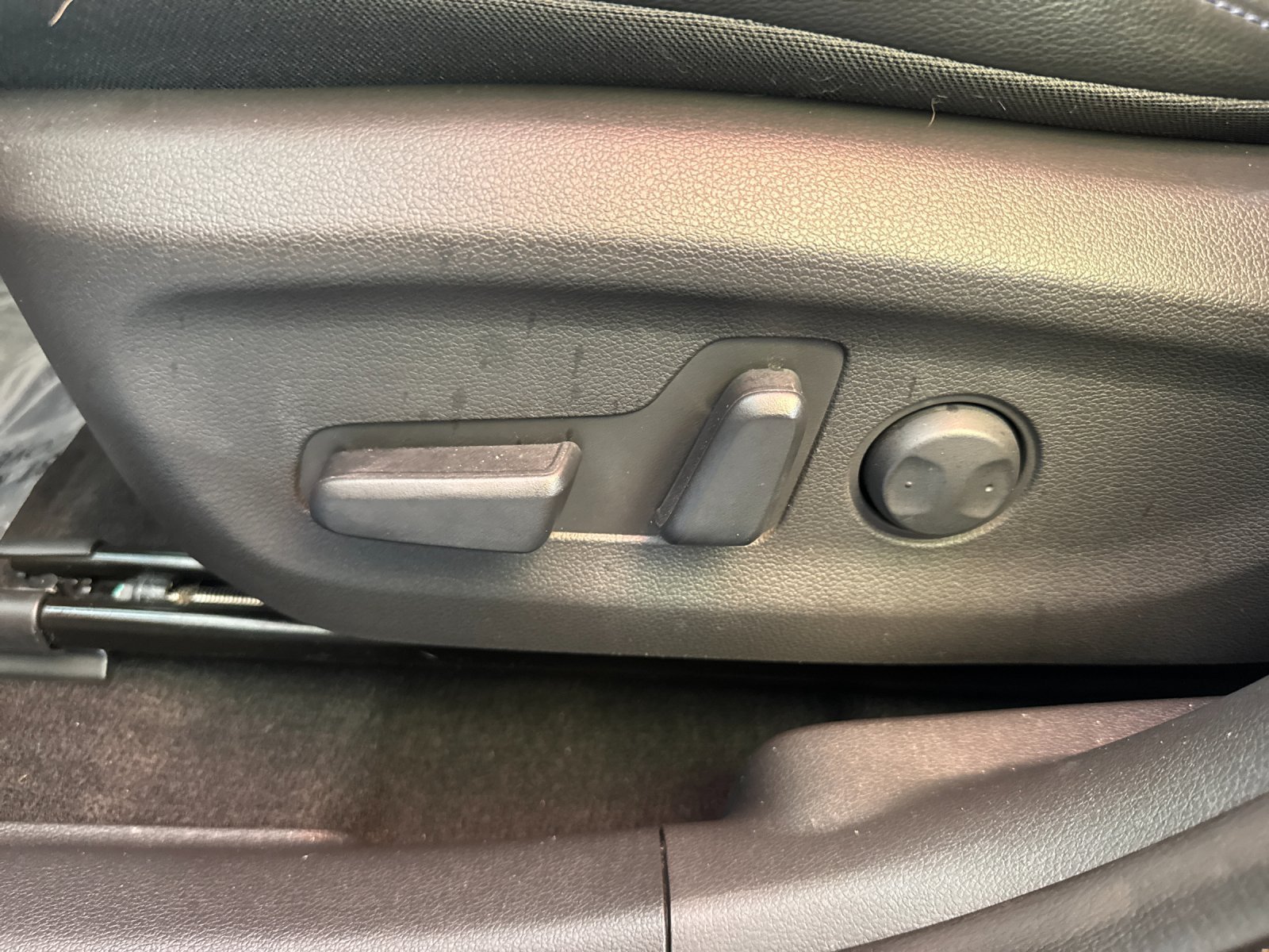 Used 2023 Hyundai Kona Limited FWD image 12