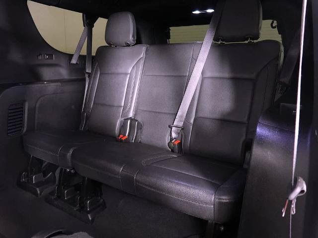 Used 2022 Chevrolet Suburban Z71 w/ Luxury Package AWD/4WD image 13