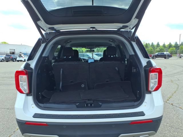 Certified 2021 Ford Explorer XLT w/ Equipment Group 202A AWD/4WD image 9