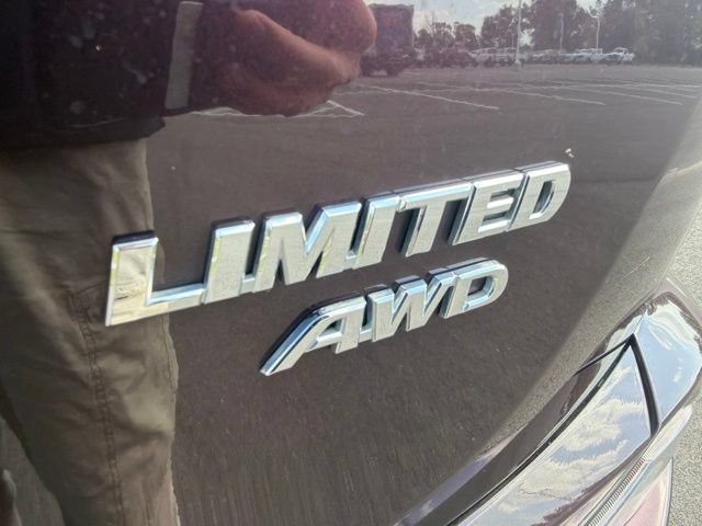Used 2018 Toyota RAV4 Limited AWD/4WD image 9