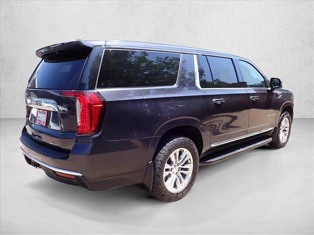 Used 2023 GMC Yukon XL SLT w/ SLT Luxury Package AWD/4WD image 4