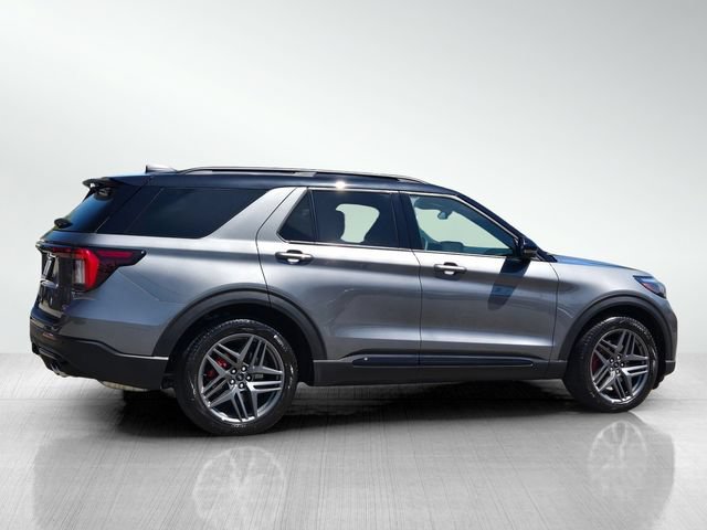 Certified 2025 Ford Explorer ST AWD/4WD image 3