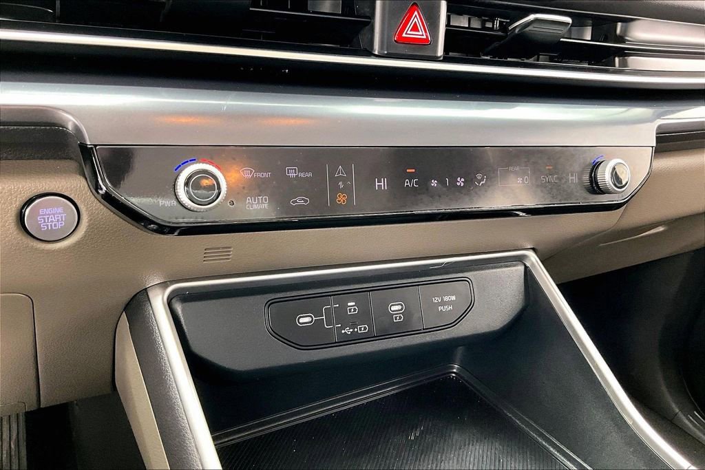 Used 2025 Kia Carnival LXS image 32