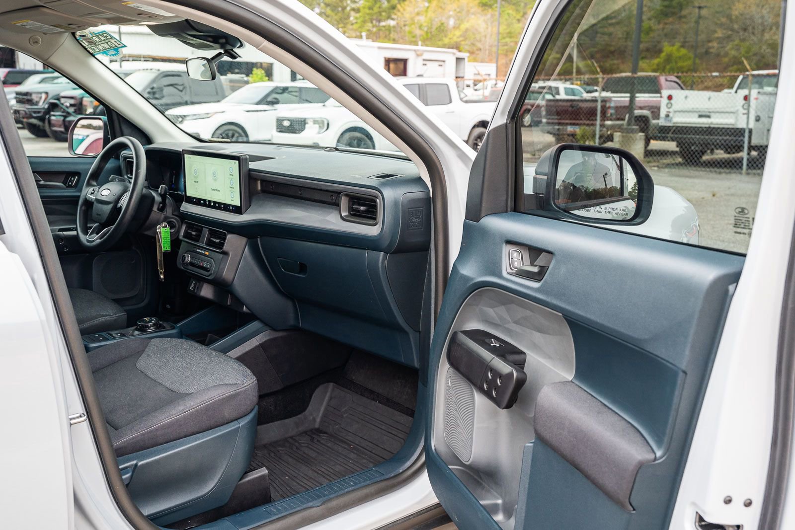 Certified 2025 Ford Maverick XL w/ Equipment Group 102A image 11