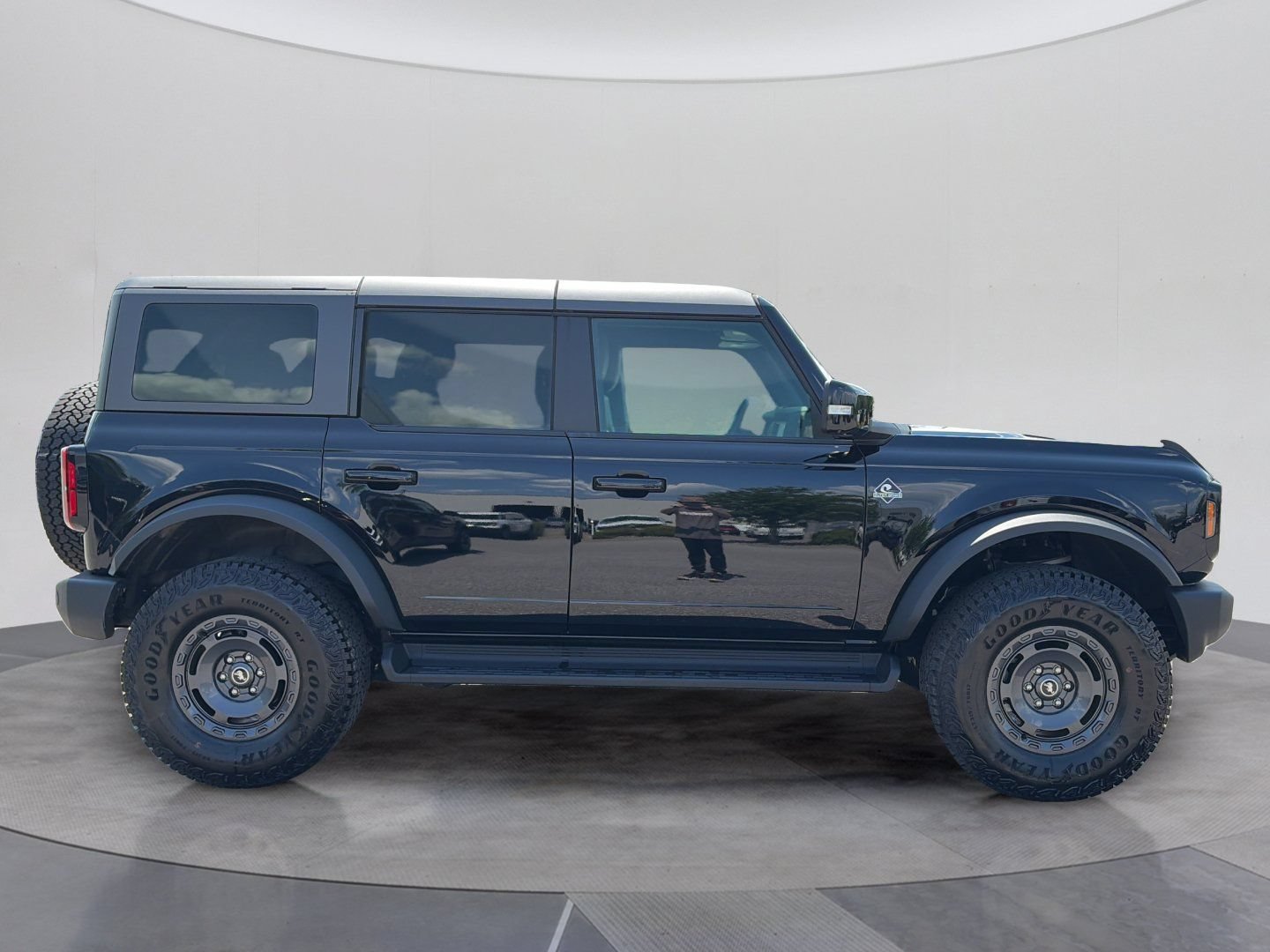 Certified 2025 Ford Bronco Outer Banks w/ Sasquatch Package AWD/4WD image 16