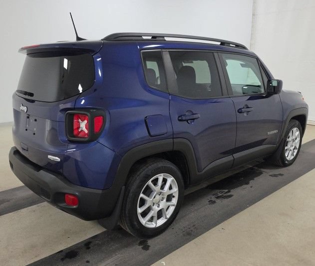 Used 2021 Jeep Renegade Latitude w/ Sun & Sound Group FWD image 3