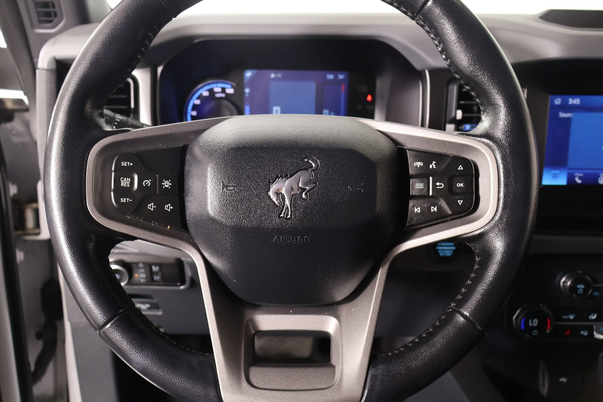 Certified 2023 Ford Bronco Black Diamond AWD/4WD image 3