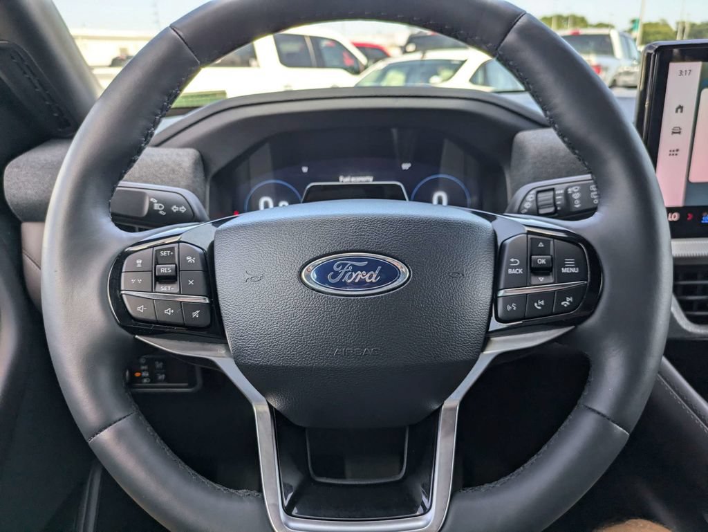 Certified 2026 Ford Explorer Platinum RWD image 29