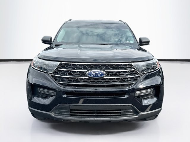 Certified 2022 Ford Explorer XLT AWD/4WD image 2