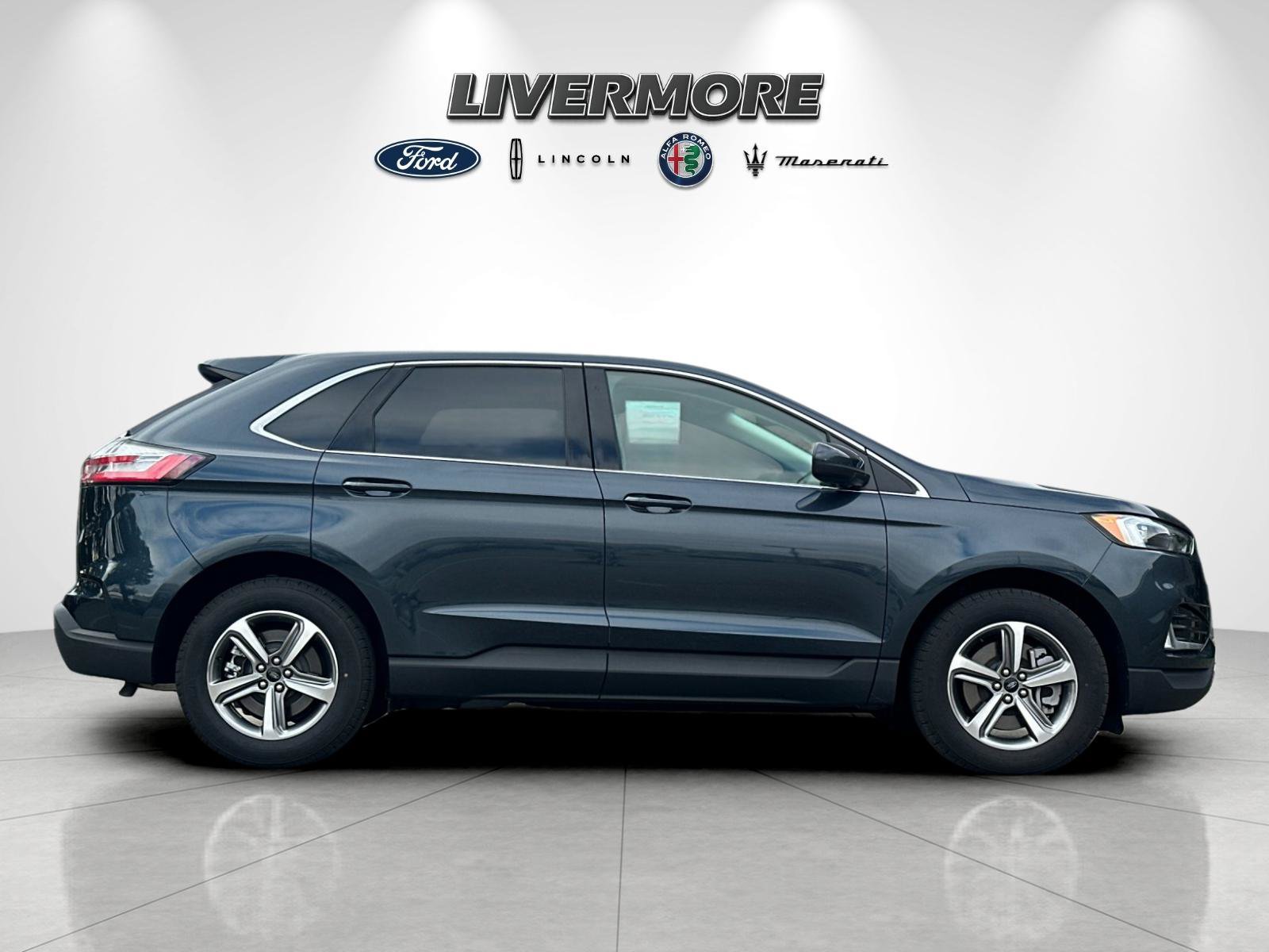 Certified 2024 Ford Edge SEL w/ Convenience Package AWD/4WD image 2