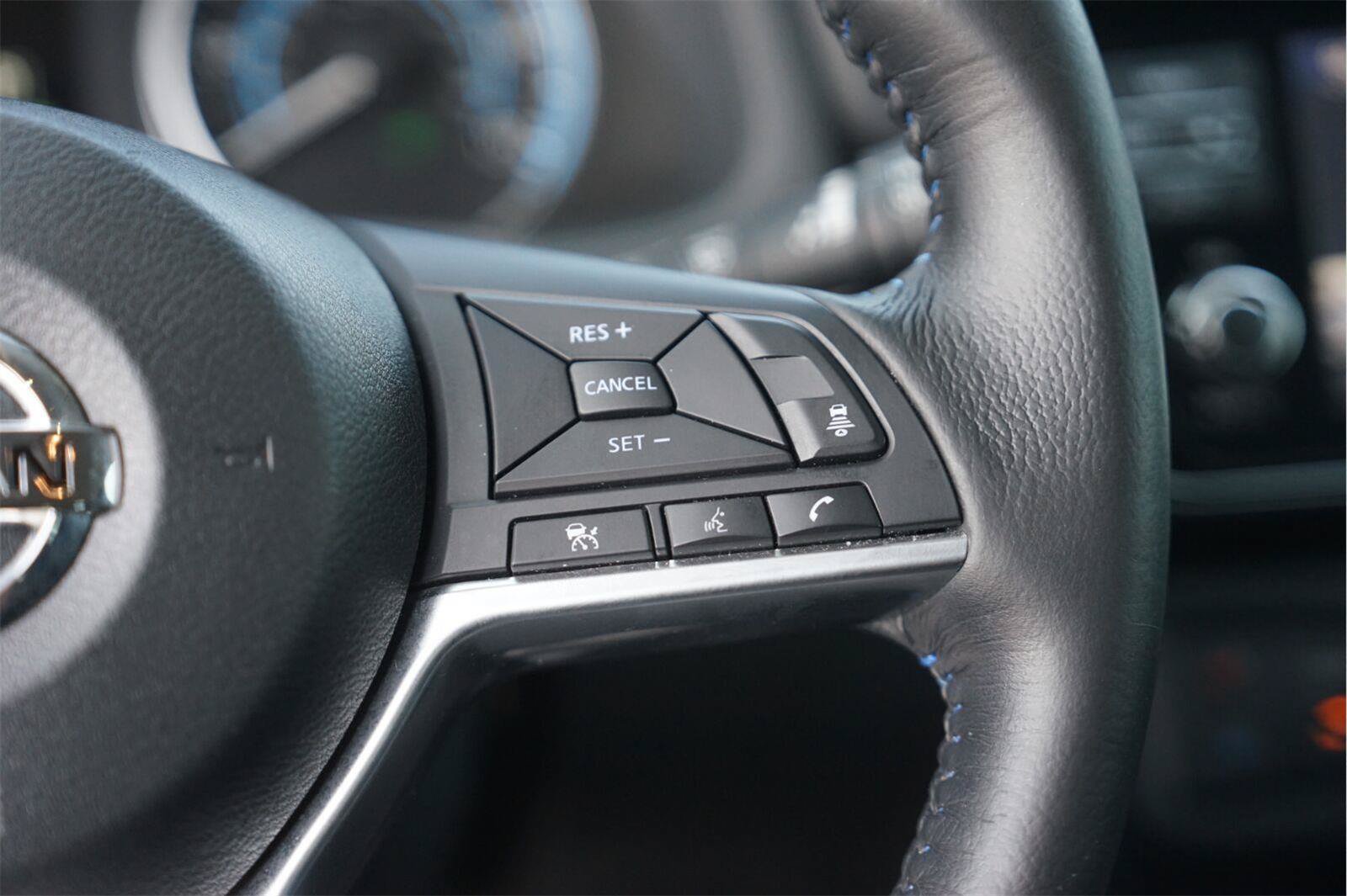 Used 2018 Nissan Leaf SV FWD image 23