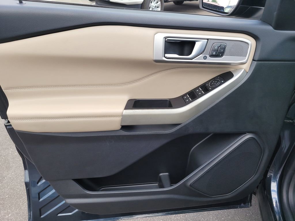 Certified 2022 Ford Explorer Limited w/ Equipment Group 301A image 15