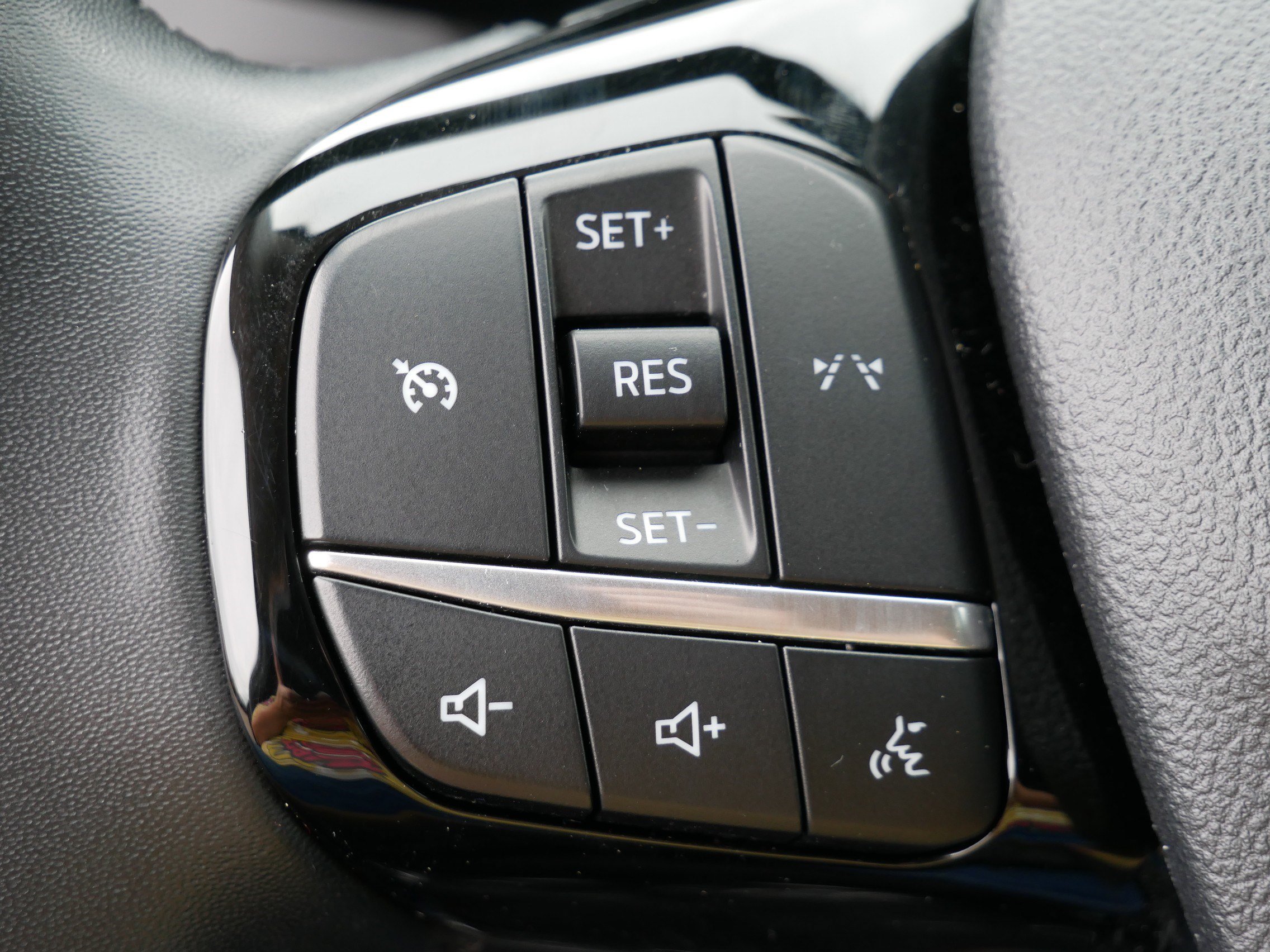 Certified 2024 Ford Escape Active AWD/4WD image 23