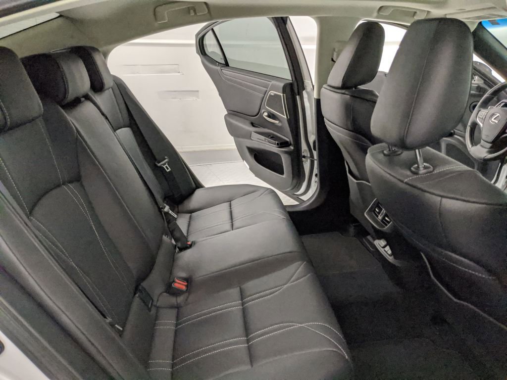 Used 2024 Lexus ES 350 Luxury w/ Accessory Package (Z1) image 18