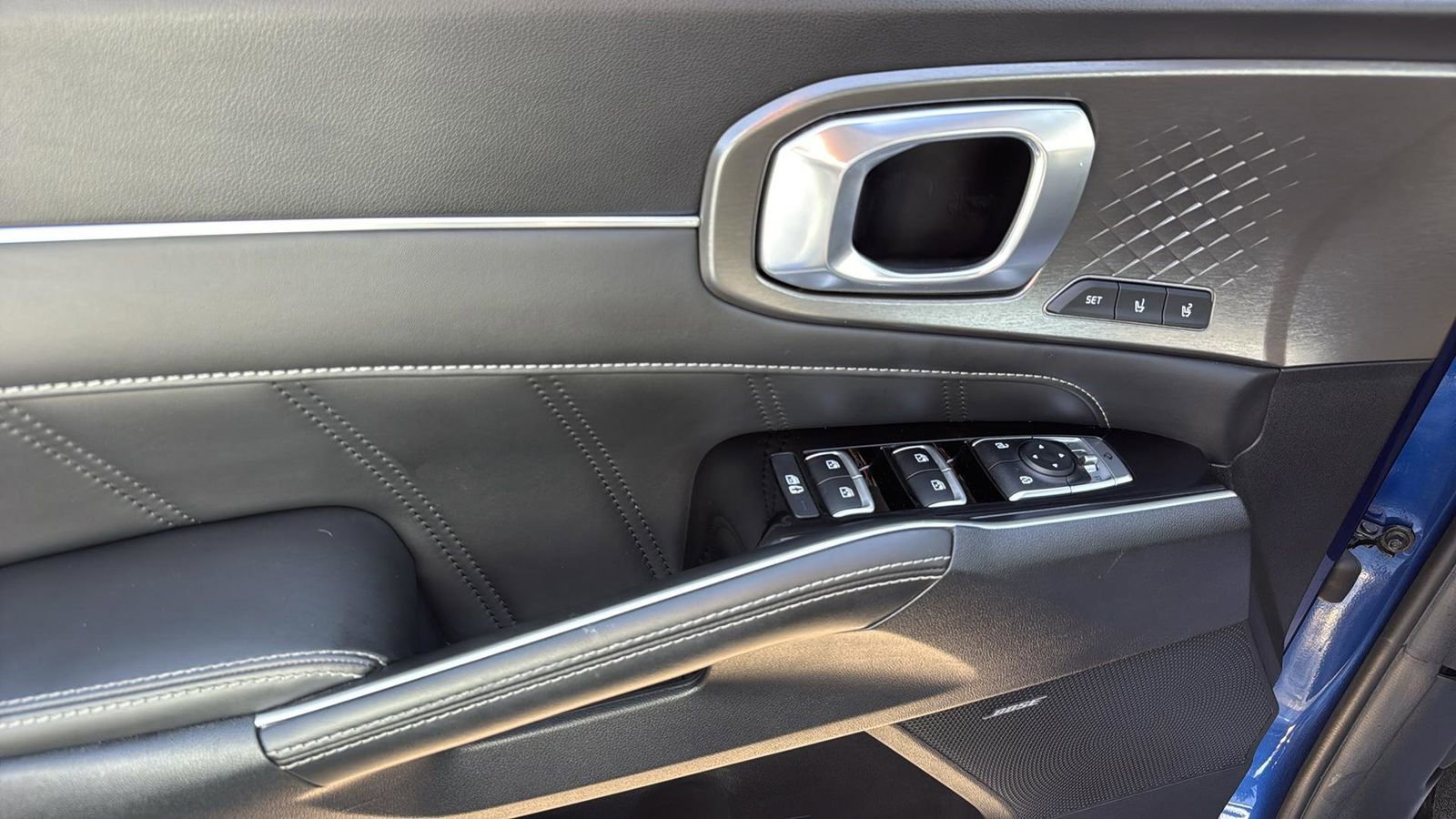 Used 2022 Kia Sorento SX FWD image 9