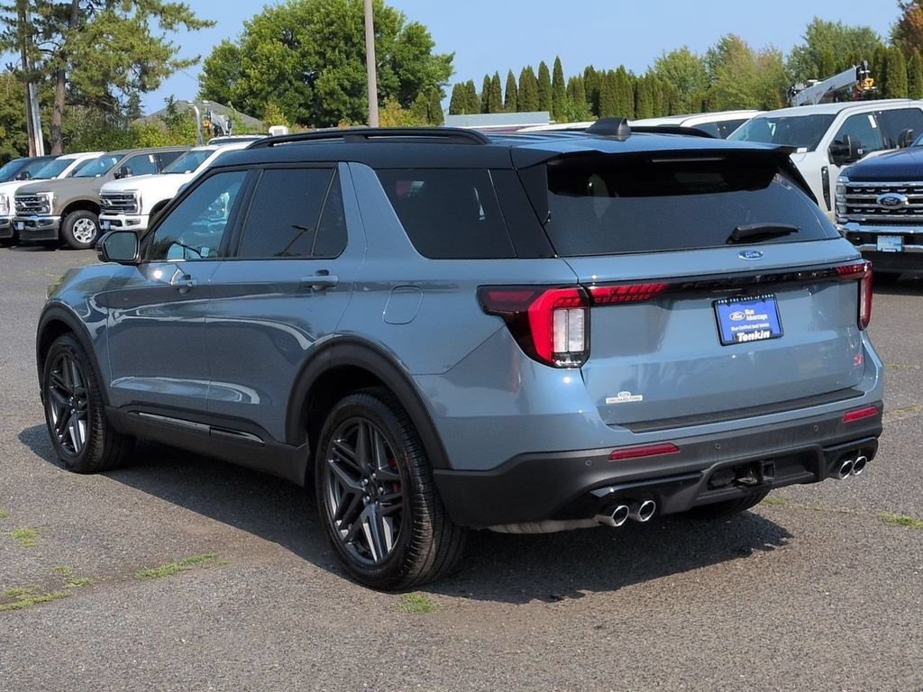 Certified 2025 Ford Explorer ST AWD/4WD image 3
