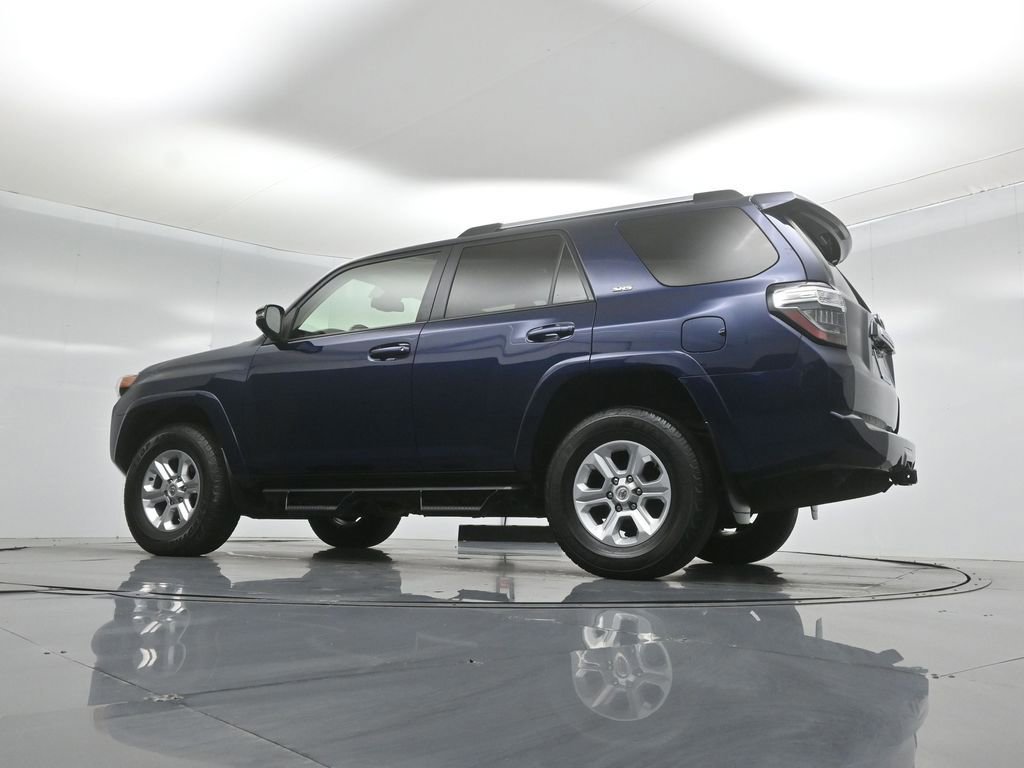 Used 2022 Toyota 4Runner SR5 Premium w/ Moonroof Package AWD/4WD image 21