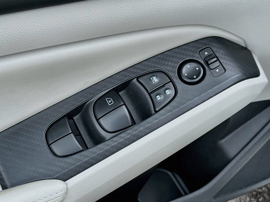 Used 2022 Nissan Altima 2.5 SV FWD image 19