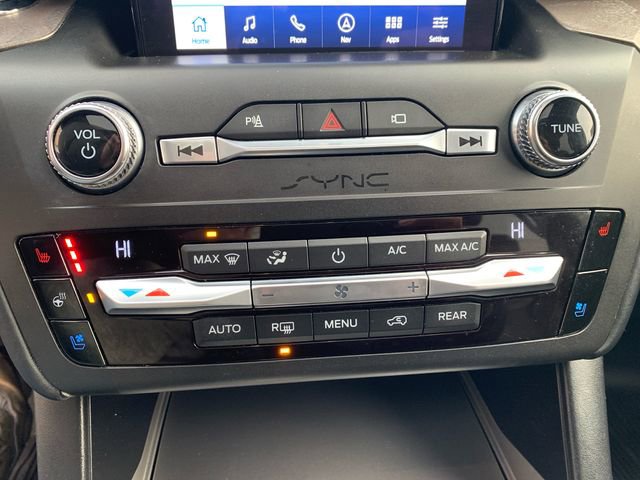 Certified 2020 Ford Explorer Platinum w/ Premium Technology Package image 37