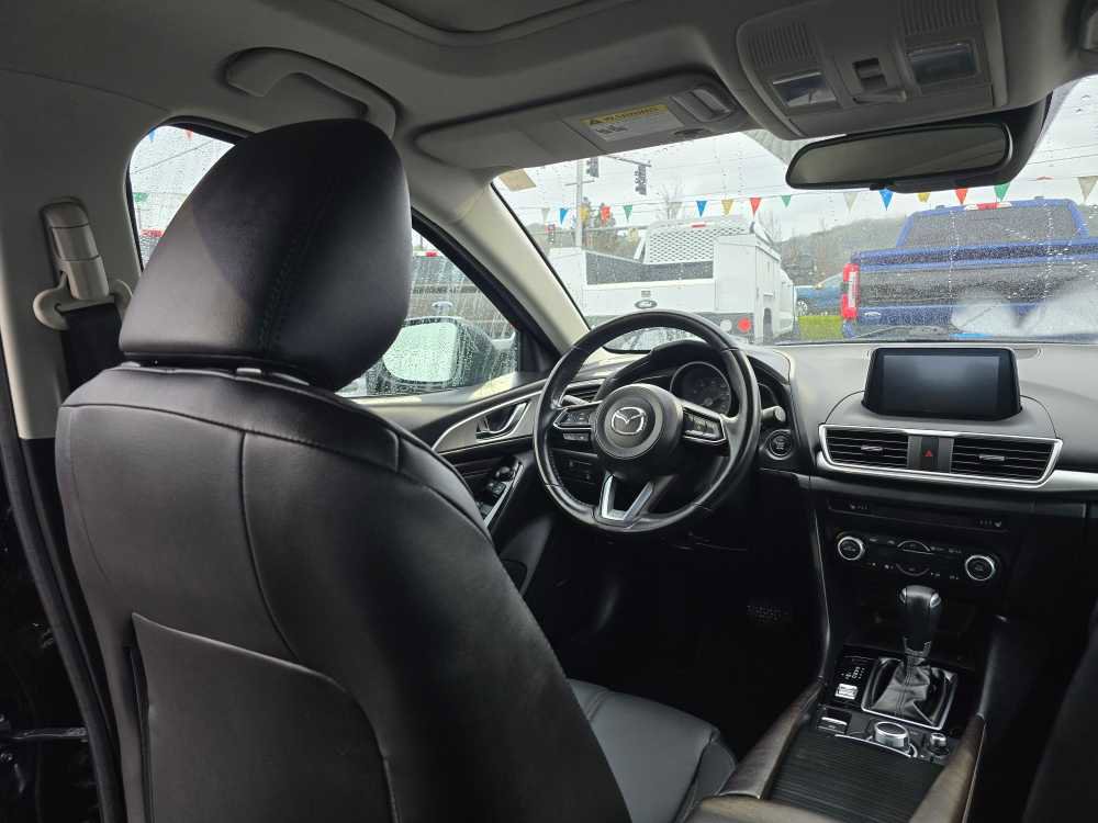 Used 2018 MAZDA MAZDA3 Touring image 10