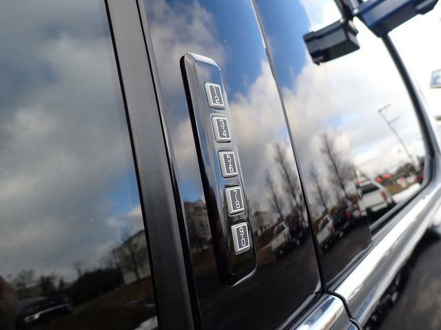 Certified 2022 Ford F350 Platinum w/ FX4 Off-Road Package image 13