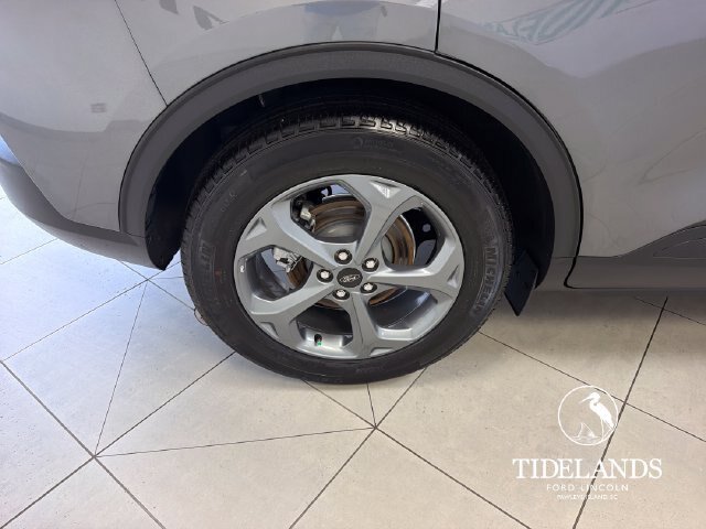 Certified 2025 Ford Escape ST-Line FWD image 35