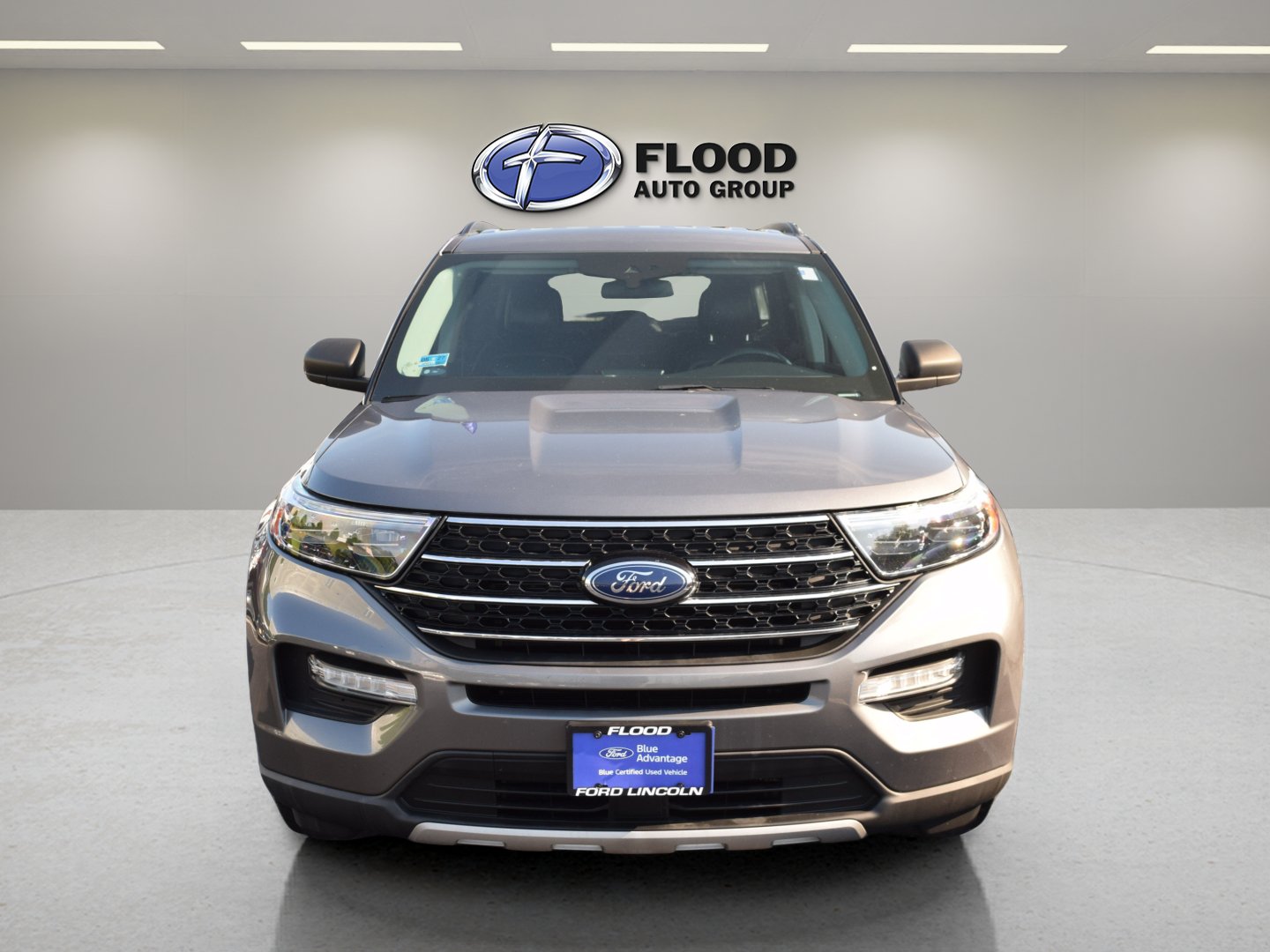 Certified 2021 Ford Explorer XLT w/ Equipment Group 202A AWD/4WD image 2