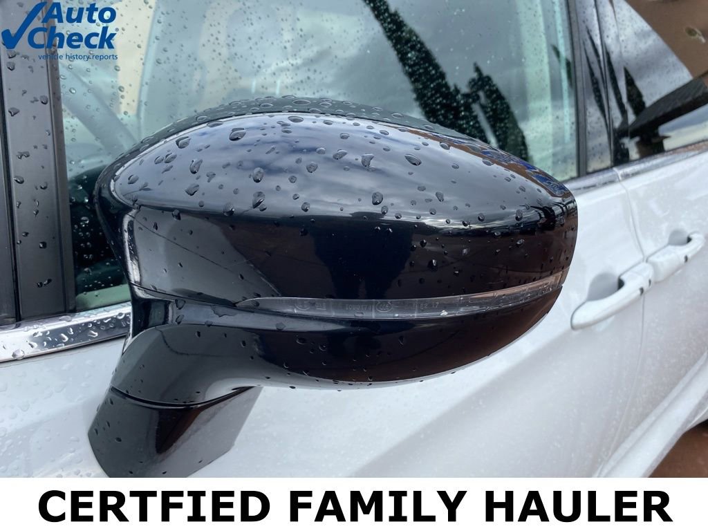 Used 2024 Chrysler Pacifica Touring-L image 4