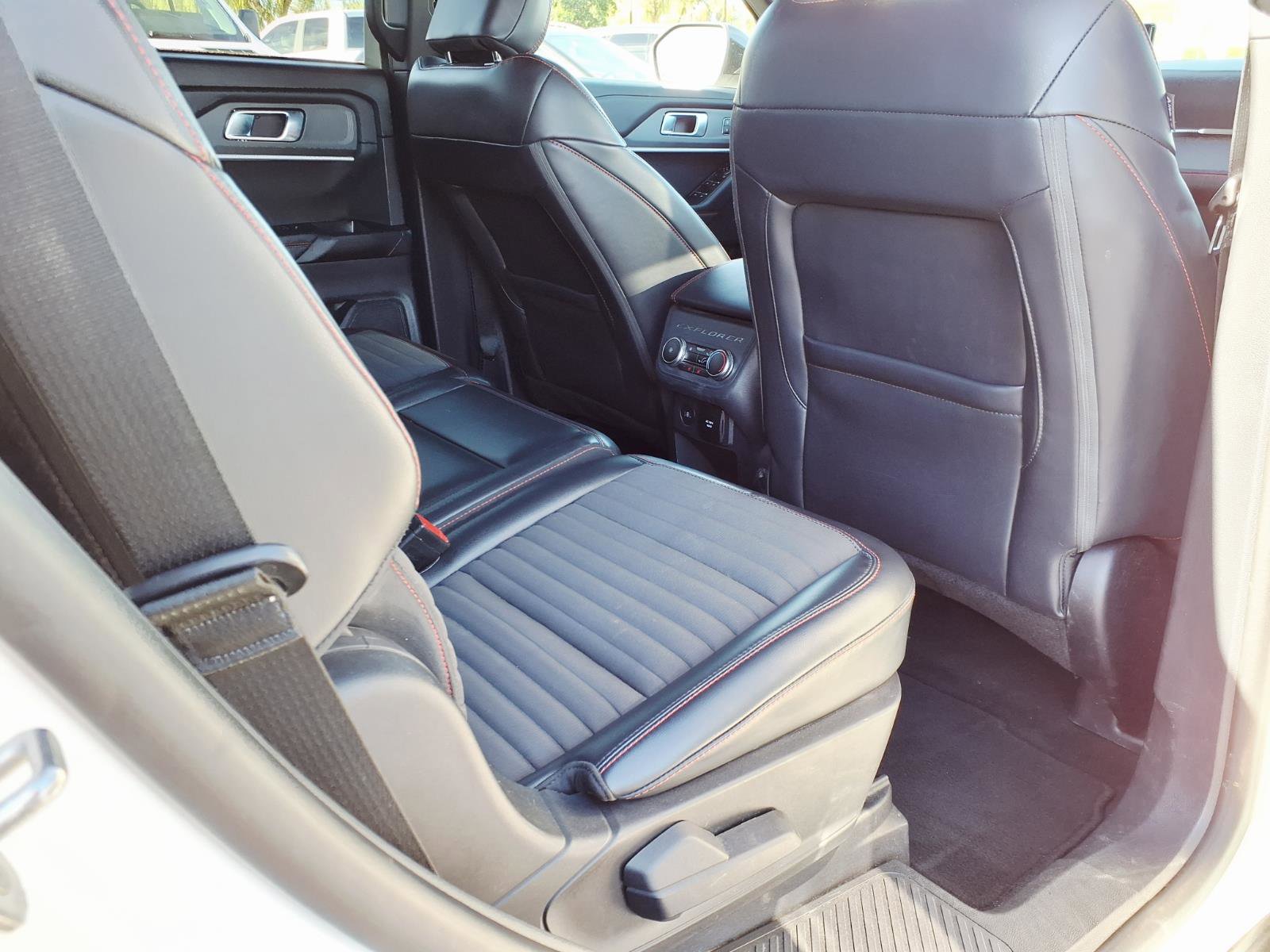 Certified 2025 Ford Explorer ST-Line w/ Premium Package AWD/4WD image 13