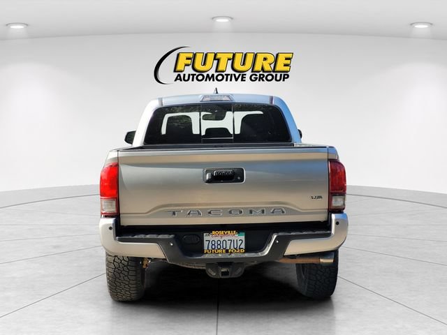 Used 2019 Toyota Tacoma TRD Off-Road AWD/4WD image 8