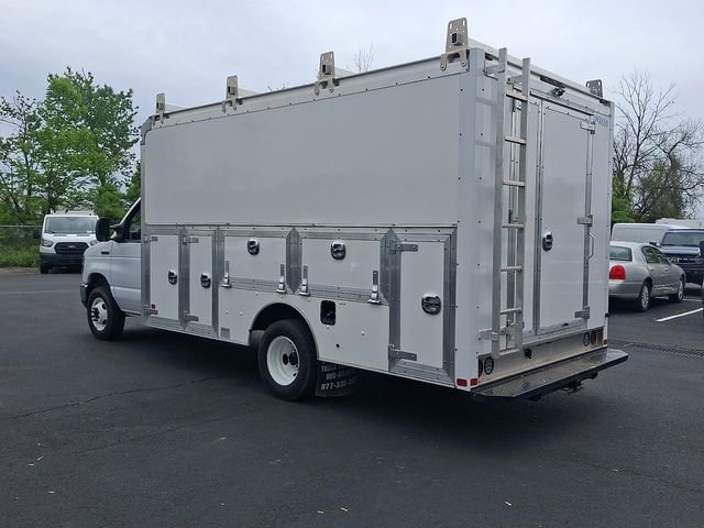 Certified 2023 Ford E-450 and Econoline 450 Super Duty w/ Power Windows & Locks Group RWD image 9
