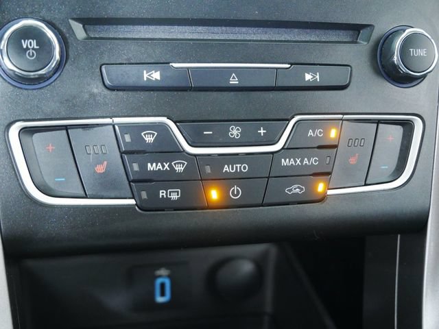 Certified 2017 Ford Fusion SE w/ Equipment Group 202A AWD/4WD image 29